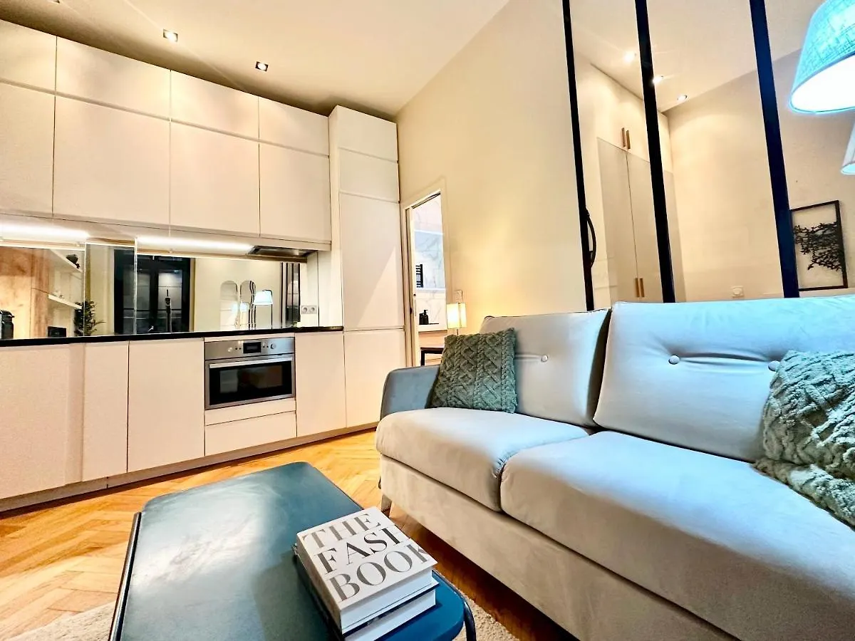 Apartment Eiffel Tower Champs De Mars Paris