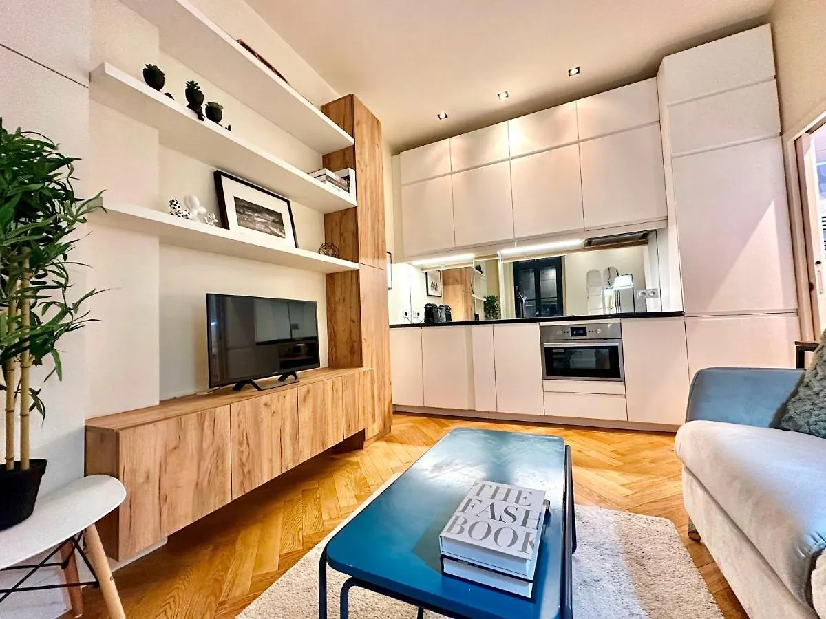 Apartment Eiffel Tower Champs De Mars Paris
